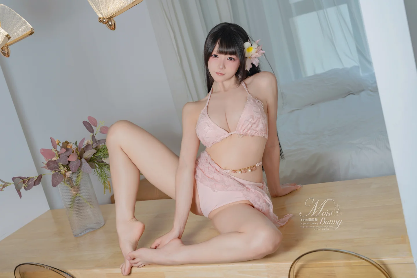 咬一口兔娘（Yiko湿润兔）_25年7月订阅作品『粉红假日』97P,3V_2_12GB tg@simisebaisi 【丝足阁】041.webp